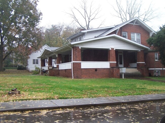 Primary Photo - 1 BD, 1 BA in the City of Maryville