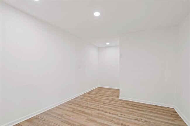 Building Photo - 6009 Glen Meadow Dr