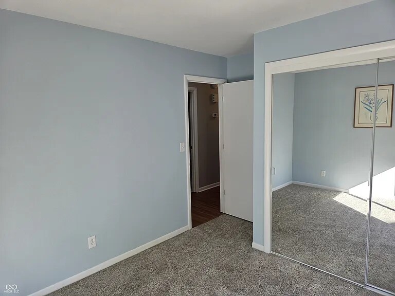 Building Photo - 943 Mockernut Ct