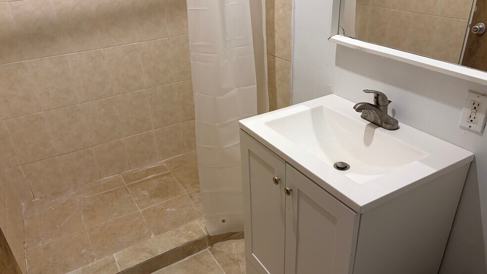 Building Photo - 15483 SW 12th Ter