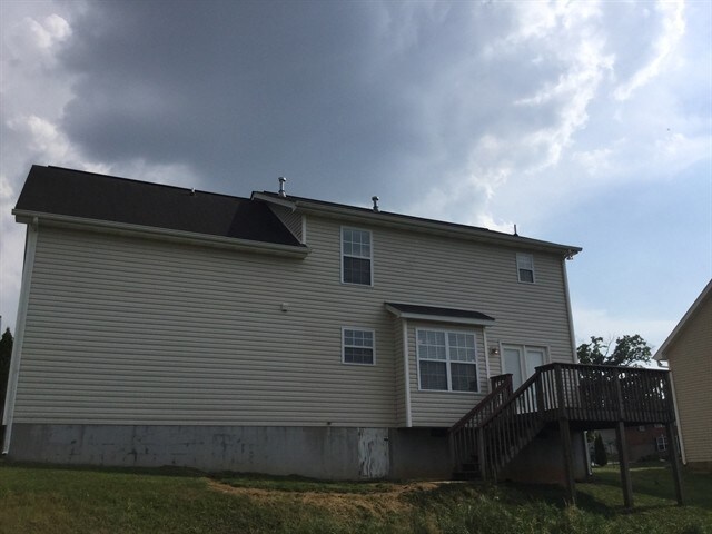 Building Photo - 5705 Parasol Ln