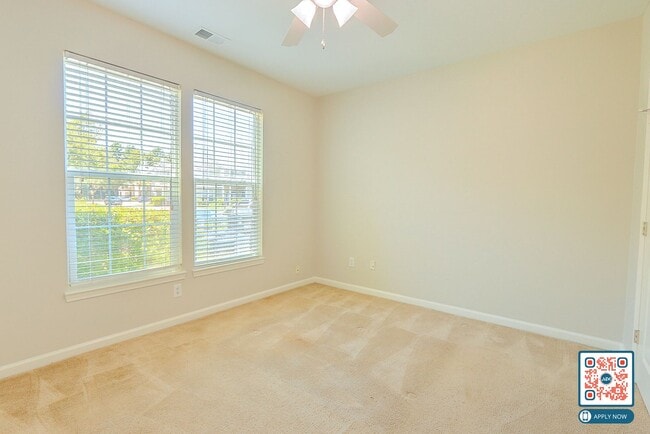 Building Photo - MOVE IN THIS YEAR - FREE MONTH'S RENT IN 1st 90 DAYS!