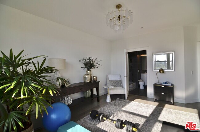 Building Photo - 5703 Laurel Canyon Blvd