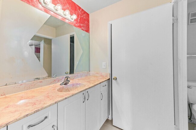 Building Photo - 4791 Via Palm Lakes Via