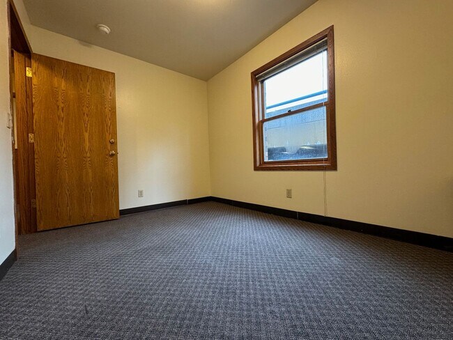 Building Photo - 408 N Frances St