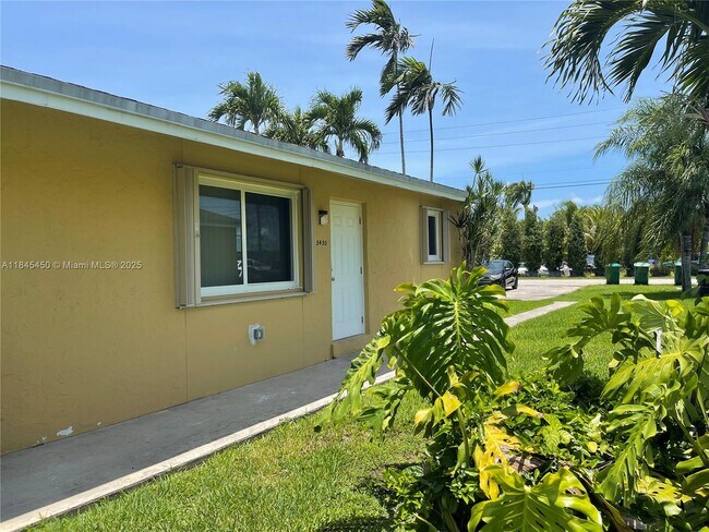 Building Photo - 25450 SW 107th Ave