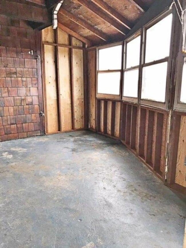 Building Photo - 307 High St