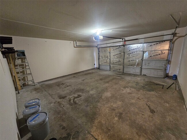 Building Photo - 11015 Walkup Way