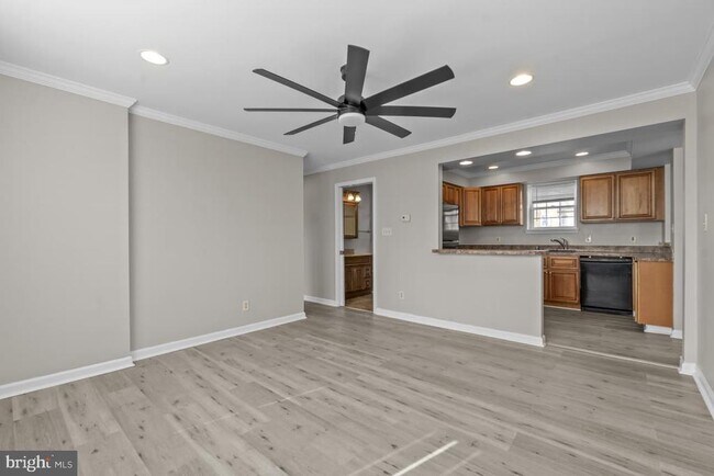 Building Photo - 2528 Wendover Rd