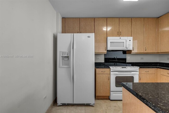 Building Photo - 801 Brickell Key Blvd