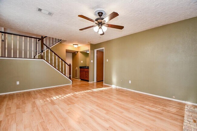 Building Photo - 1218 Briarmead Dr