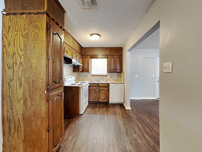 Building Photo - 1609 Parkhaven Dr