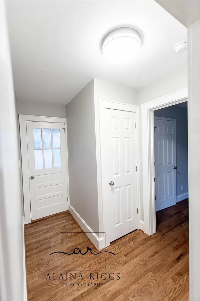 Building Photo - 126 Vanderbilt Cir