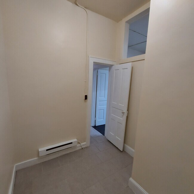 Building Photo - Riverview Apartments