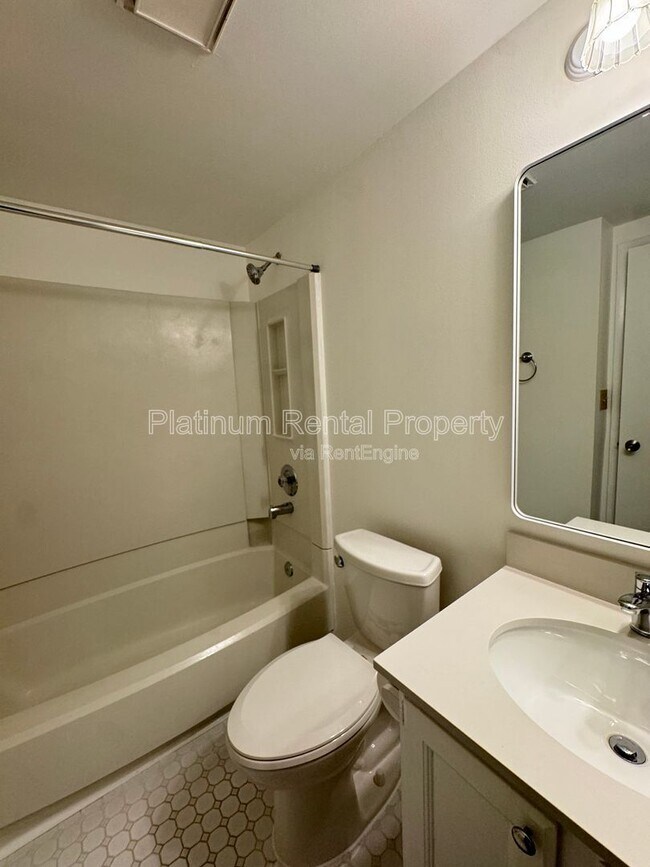 Building Photo - 1295 Taylor Oaks Dr