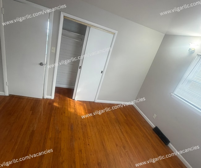 Building Photo - Updated 2-Bedroom • 1-Bathroom Home