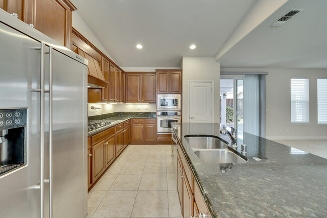 Building Photo - 10129 Bay Harbor Dr