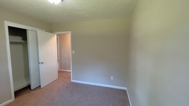 Building Photo - Beautiful 4-bedroom brick home