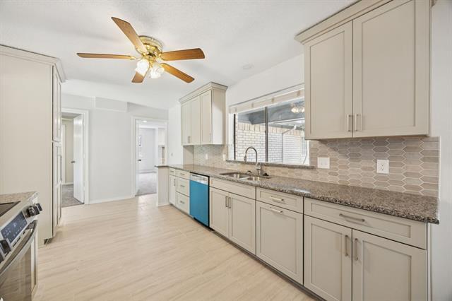 Building Photo - 3305 Canterbury Dr