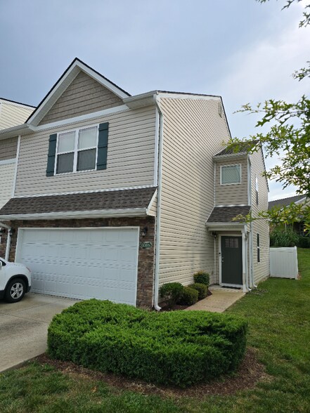 Primary Photo - 6008 Hillside Ln