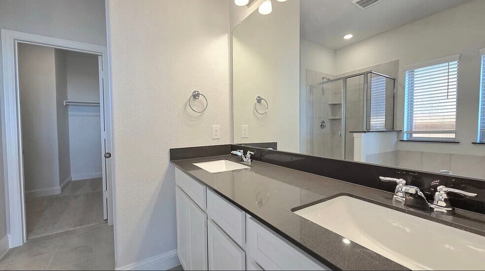 Building Photo - 3017 Burwick Ln