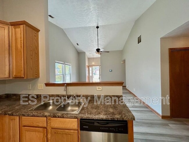 Building Photo - 5834 Blackley Ln