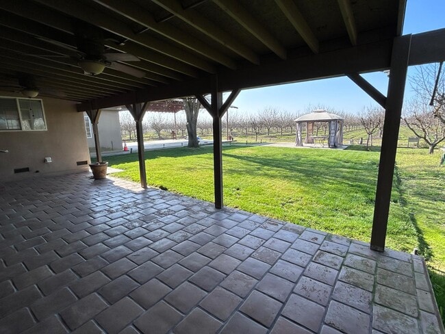 Building Photo - 10433 S Bethel Ave