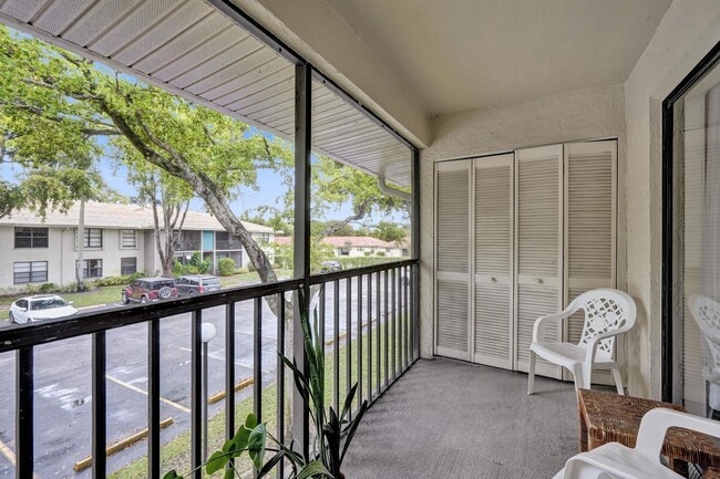 Building Photo - 9840 Pineapple Tree Dr