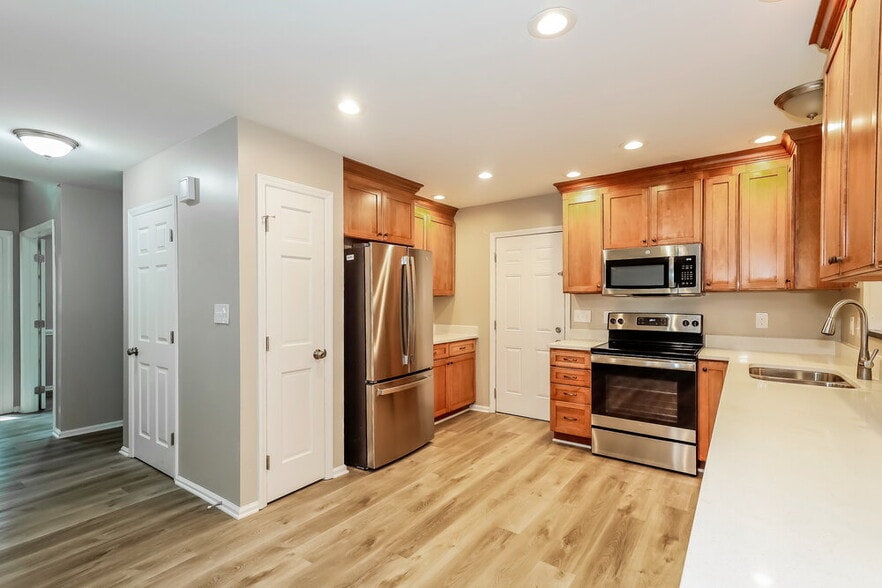 Building Photo - 8313 Poplar Grove Cir