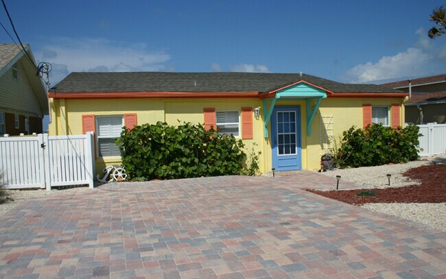 Building Photo - 815 N Atlantic Ave
