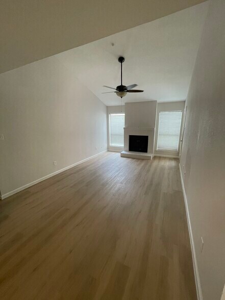 Building Photo - 7950 N Stadium Dr