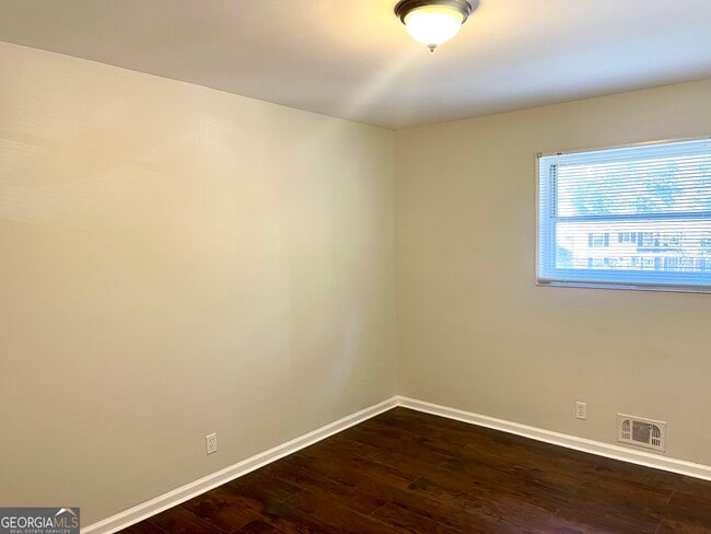 Building Photo - 5435 Winstead Ct SW