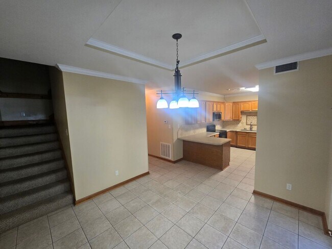 Building Photo - 333 Edgewood Dr