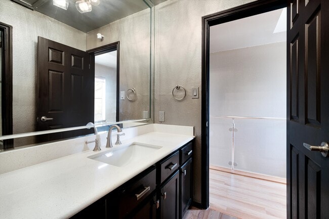 Building Photo - 4107 Medical Dr