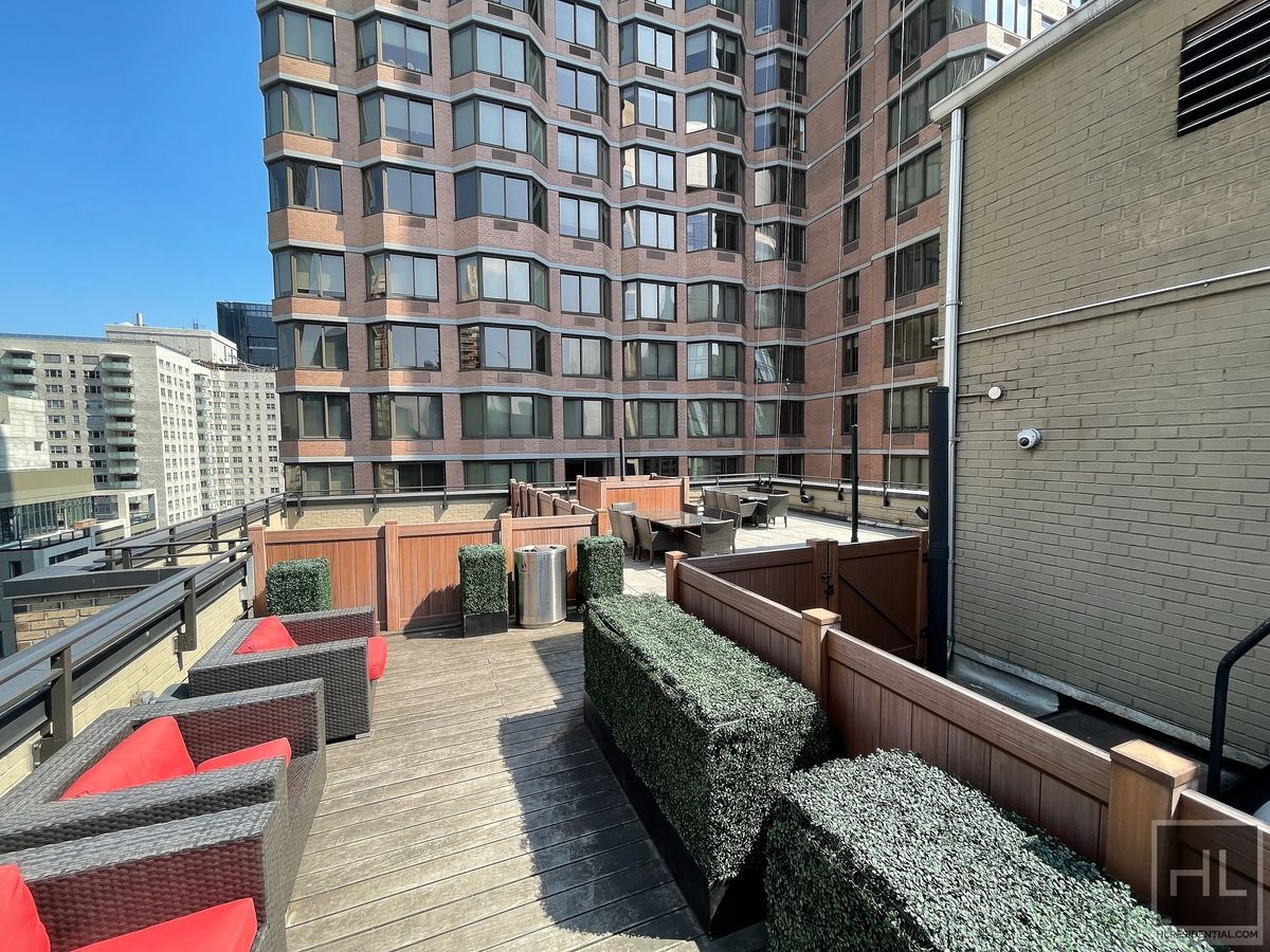 Building Photo - East 39th Street