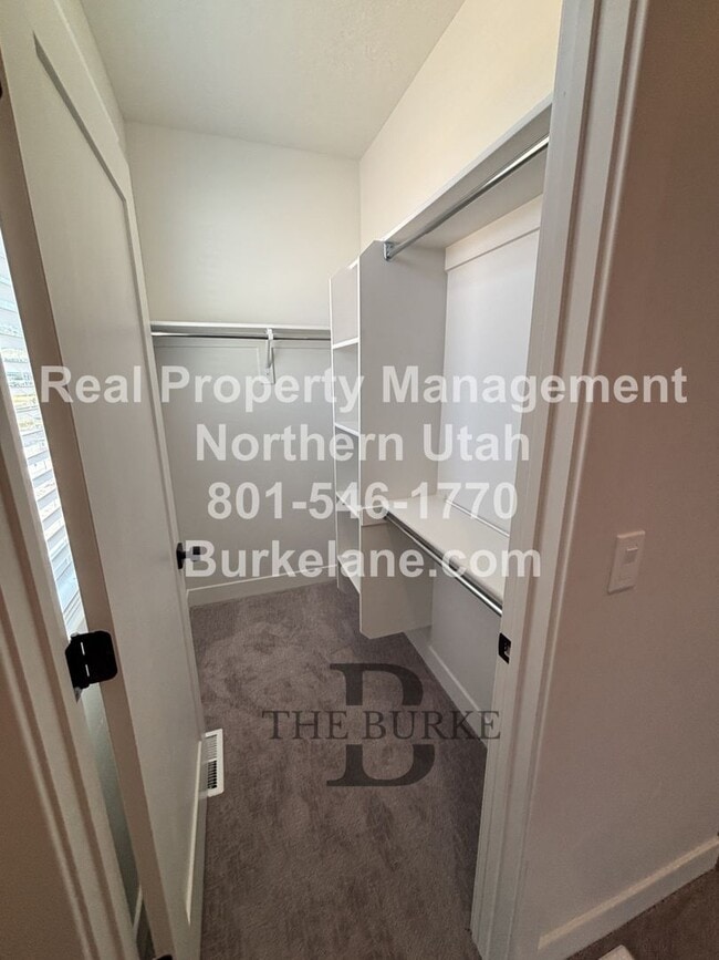 Building Photo - Brand New Townhomes in Farmington