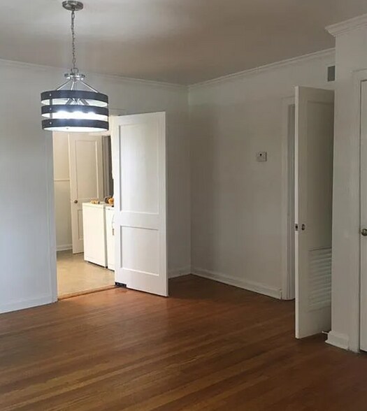 Living Area - 138 W 51st St