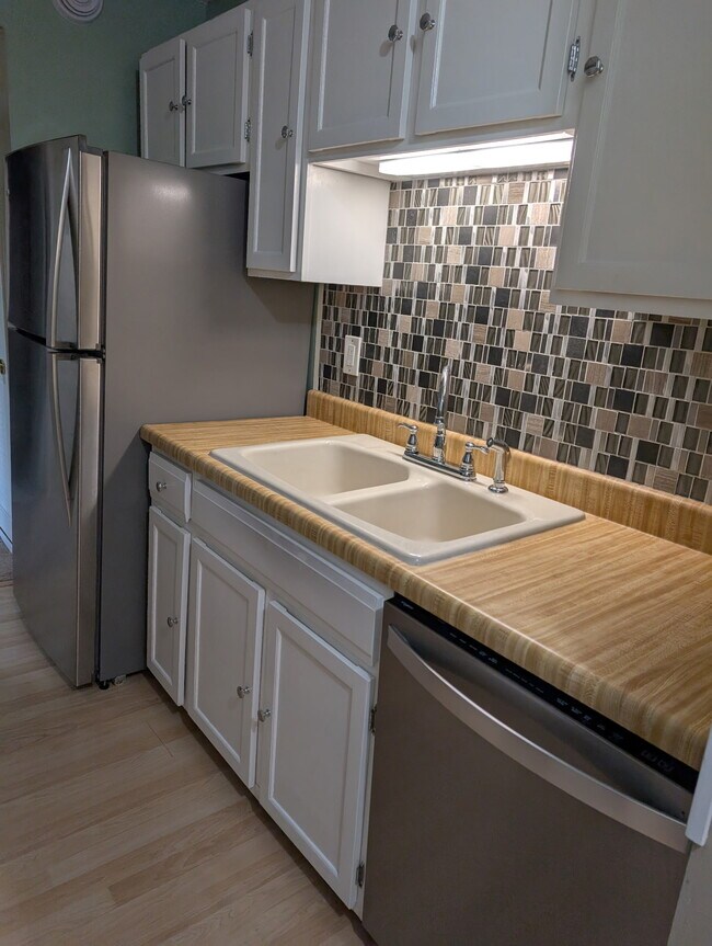Kitchen Looking From Front Entry - 122 Demont Avenue East