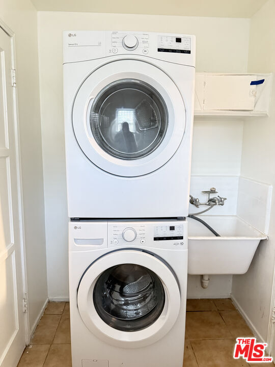 Building Photo - 3760 Wellington Rd