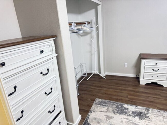Building Photo - 3805 Cool Meadows Dr