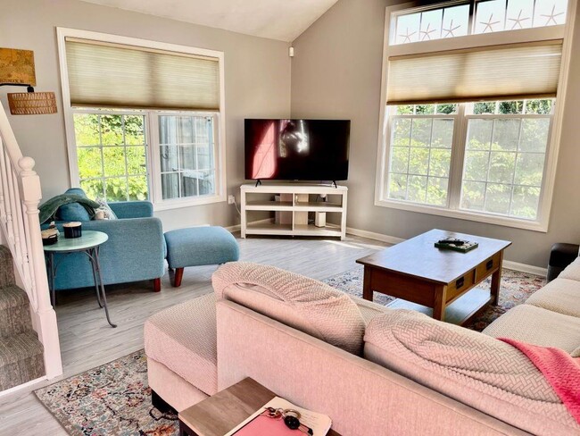 Building Photo - 115 Holden Rd