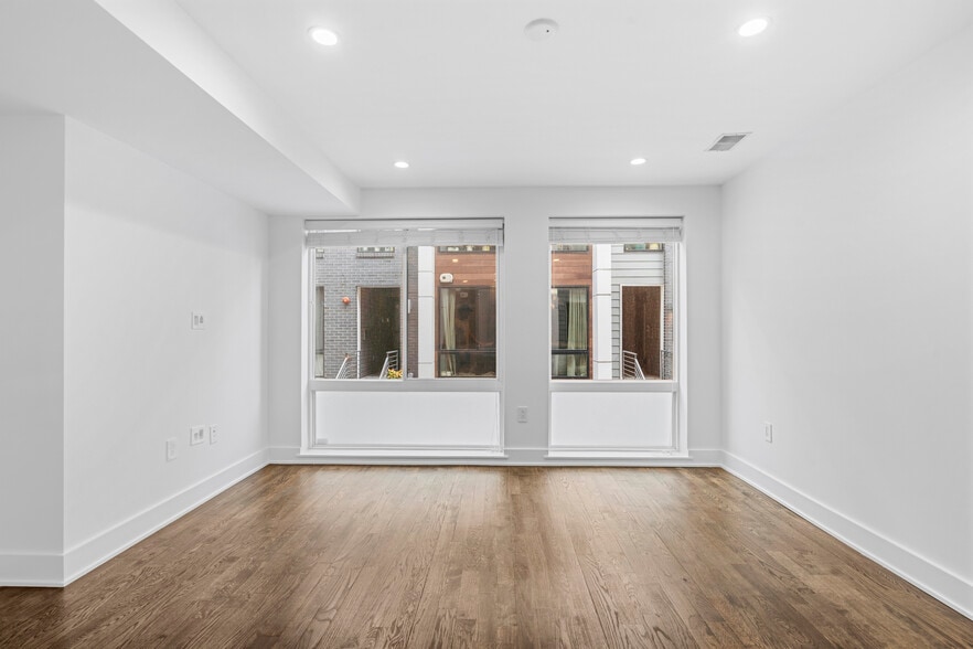 Living Room - 1649 E Eyre St