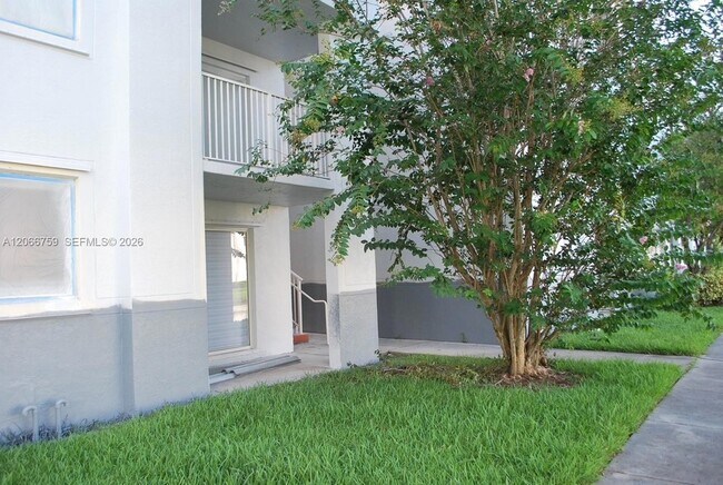 Building Photo - 2640 S University Dr