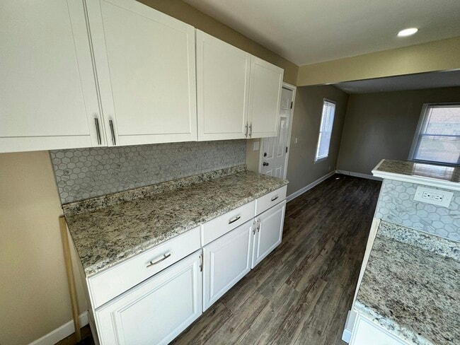 Building Photo - 4054 Larkspur Dr