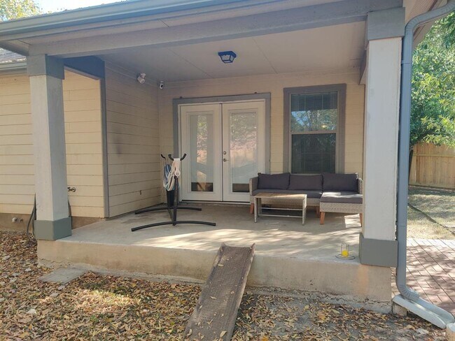 Building Photo - 6400 Ken Caryl Dr