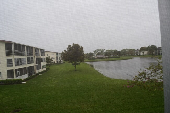 Building Photo - 315 Mansfield Dr