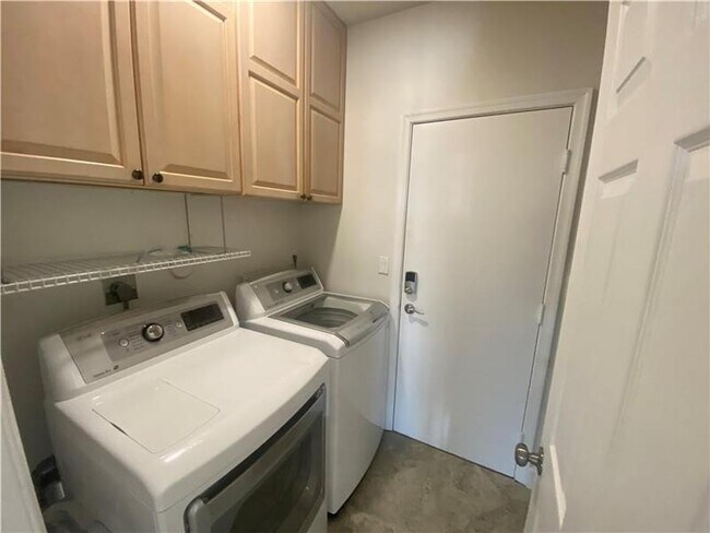 Building Photo - 327 SW 188th Terrace