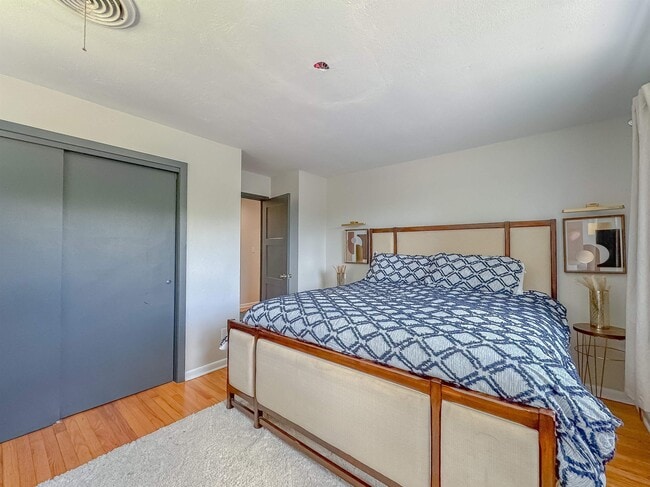 Building Photo - 1044 Seminole Dr