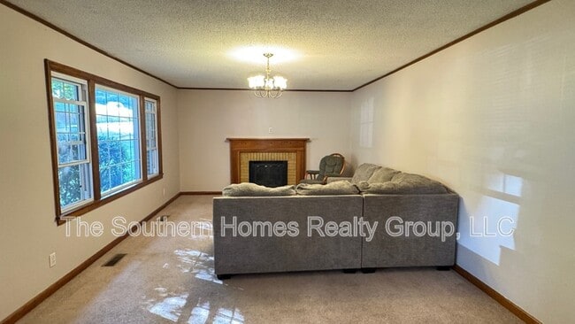 Building Photo - 1012 Wilson St