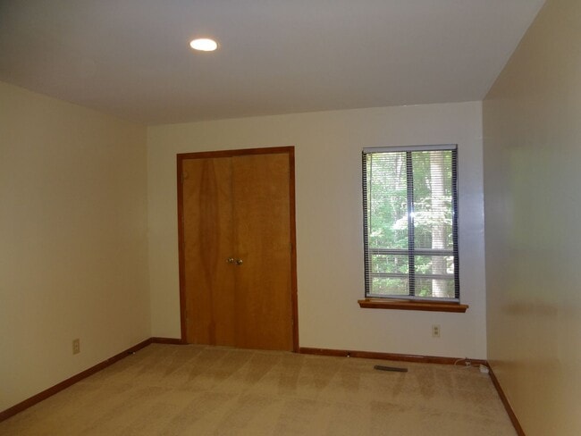 Building Photo - 93 Lystra Hills Ln